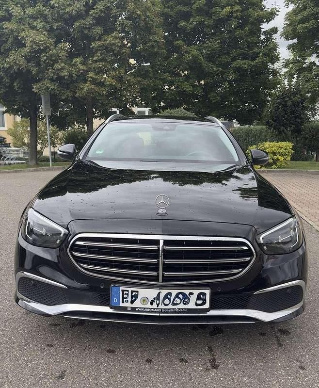 Gebraucht Mercedes E300 211 PS (155 kW) 2020 Schwarz Kombi