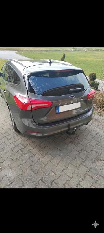 Gebraucht Ford Focus 125 PS (91 kW) 2019 Grau Kombi