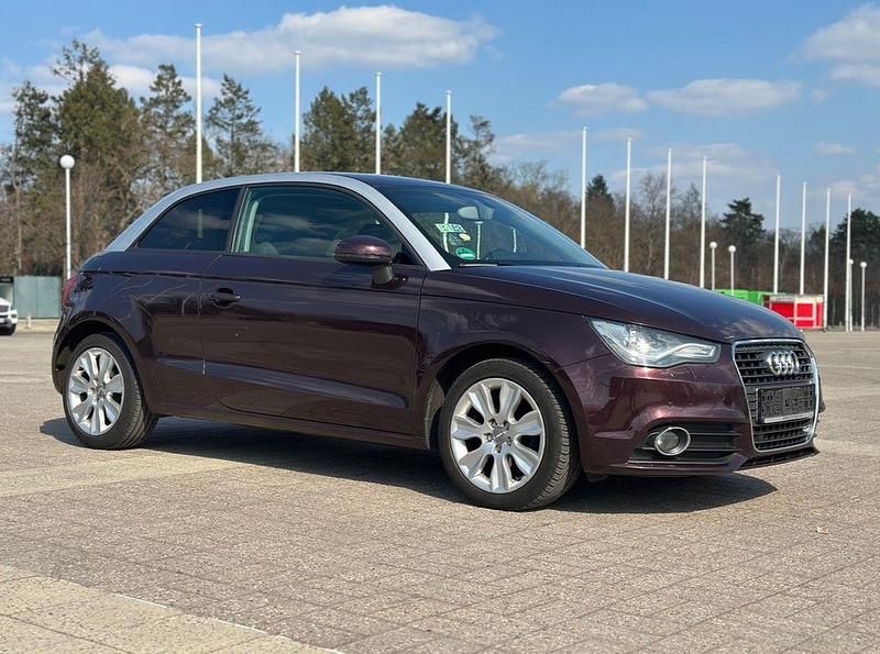 Gebraucht Audi A1 Ambition 90 PS (66 kW) 2011 Rot Kleinwagen