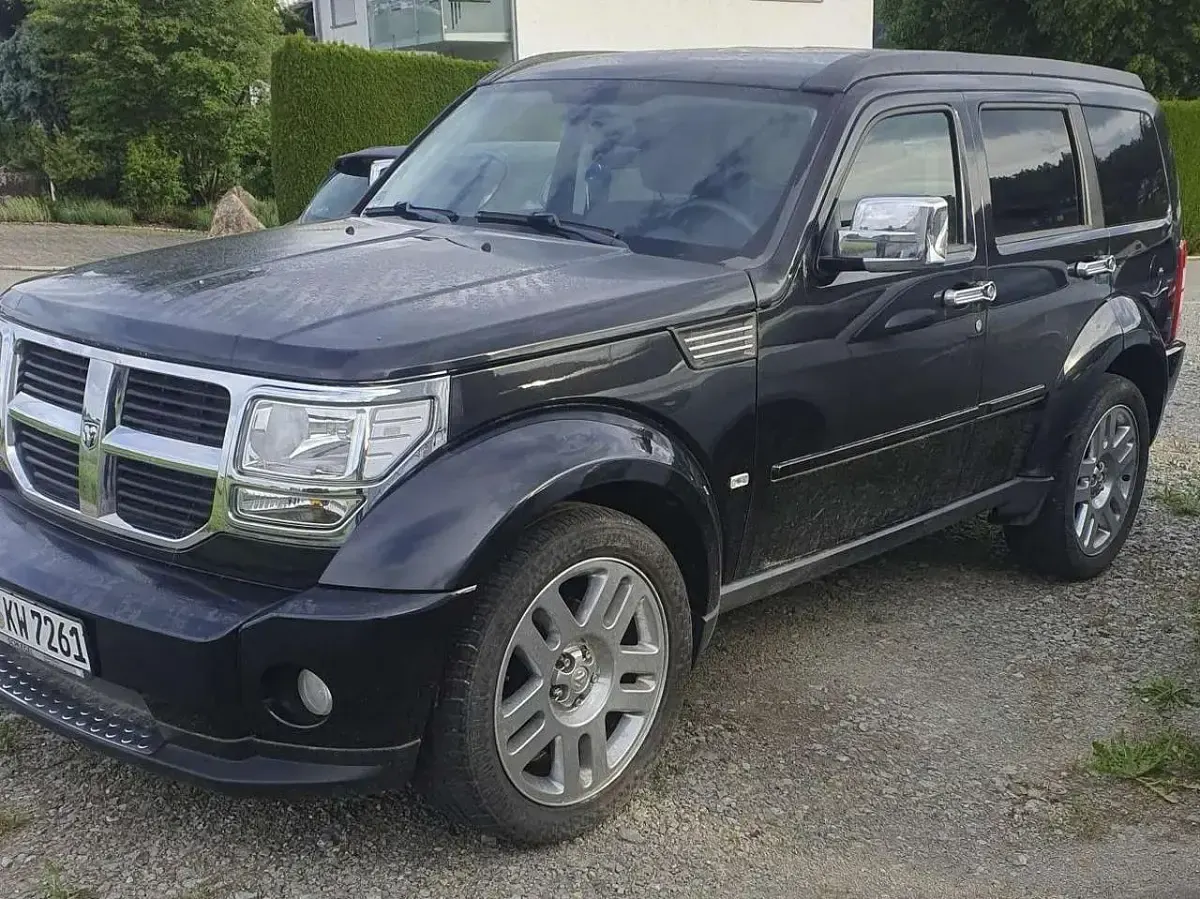 Gebraucht Dodge Nitro SXT 177 PS (130 kW) 2008 Brilliant black SUV