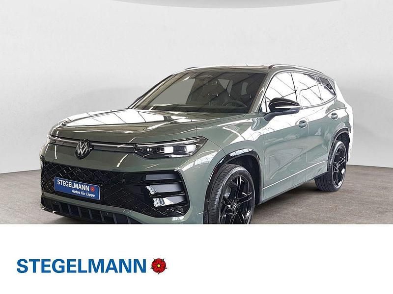 Cipressinogrün metallic Neu 2025 VW Tayron R-line SUV | 63.530 € (Etwas zu teuer) - Bild 1/4