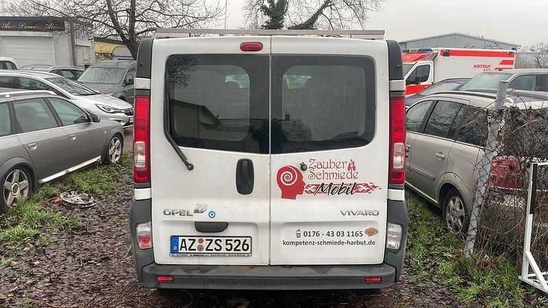 Gebraucht Opel Vivaro 117 PS (86 kW) 2009 Weiß Van / Kleinbus
