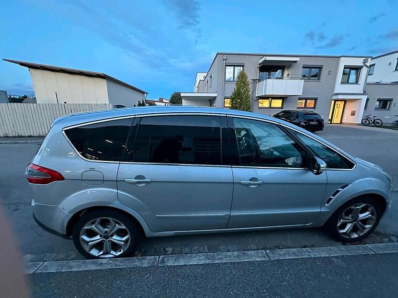 Usata Ford S-MAX S 2011 Argento Monovolume