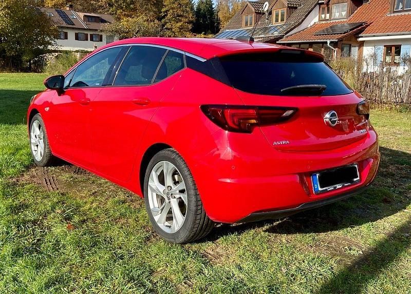 Gebraucht Opel Astra Dynamic 150 PS (110 kW) 2016 Rot Limousine