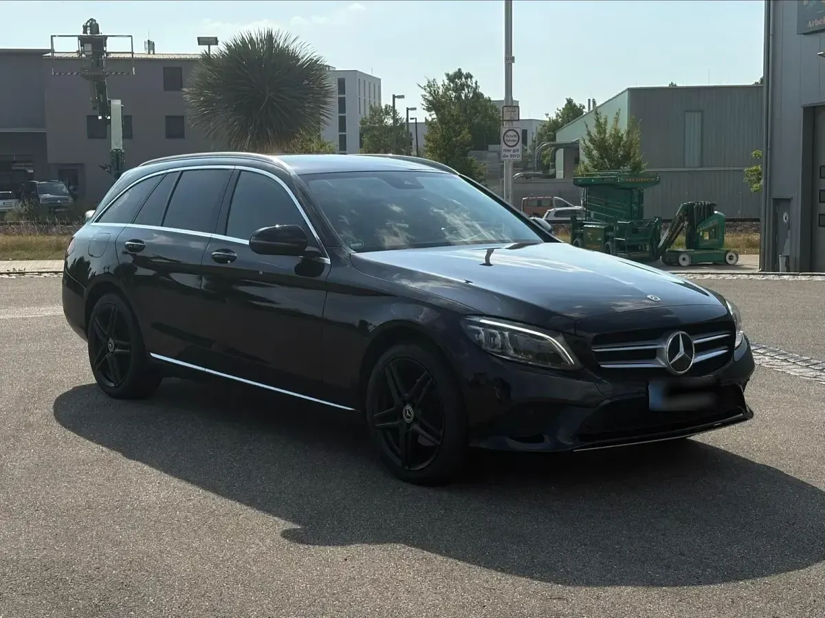 Gebraucht Mercedes C220 194 PS (142 kW) 2019 Schwarz Kombi