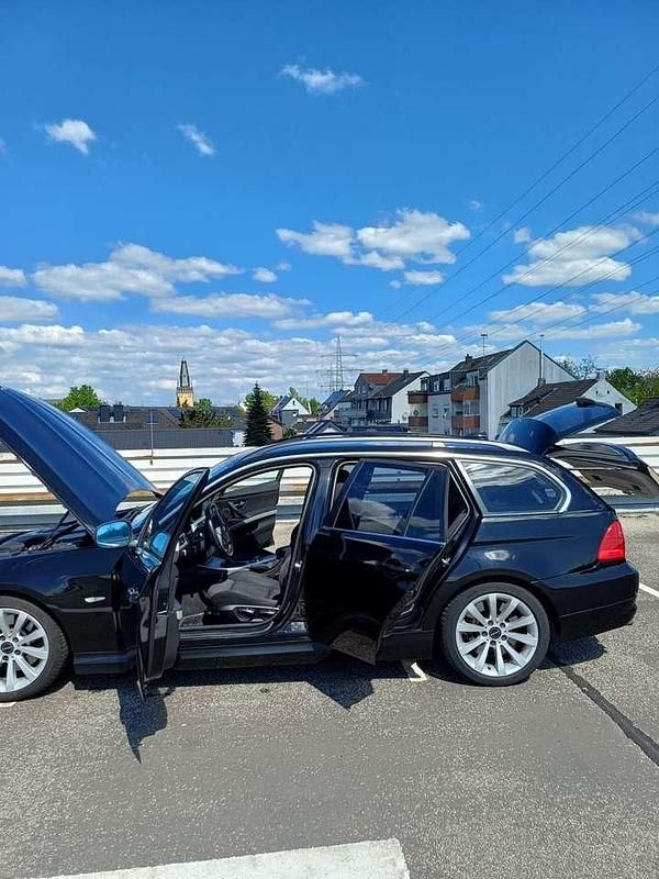 Gebraucht BMW 330 245 PS (180 kW) 2009 Kombi