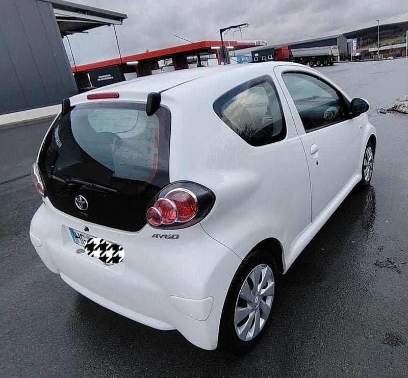 Gebraucht Toyota Aygo Cool 68 PS (50 kW) 2014 Weiß Kleinwagen