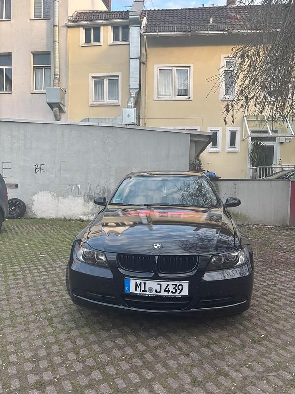Gebraucht BMW 320 150 PS (110 kW) 2005 Schwarz Limousine