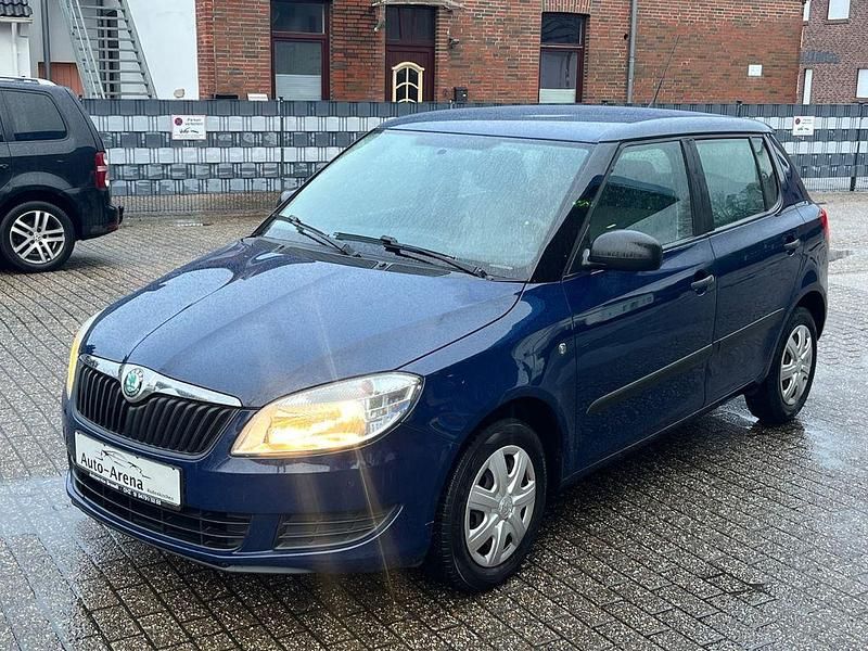 Blau Gebraucht 2011 Skoda Fabia Special Limousine | 2.999 € (Fairer Preis) - Bild 1/4