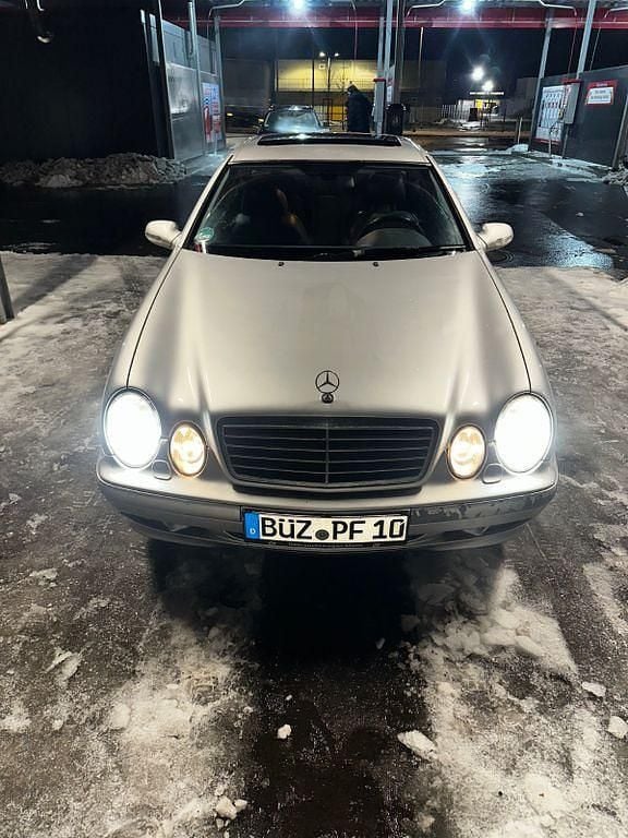 Silber Gebraucht 2001 Mercedes CLK430 Coupé | 2.850 € - Bild 1/4