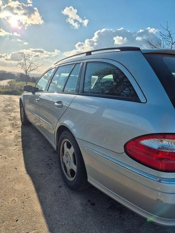 Gebraucht Mercedes E200 Elegance 163 PS (119 kW) 2006 Silber Kombi