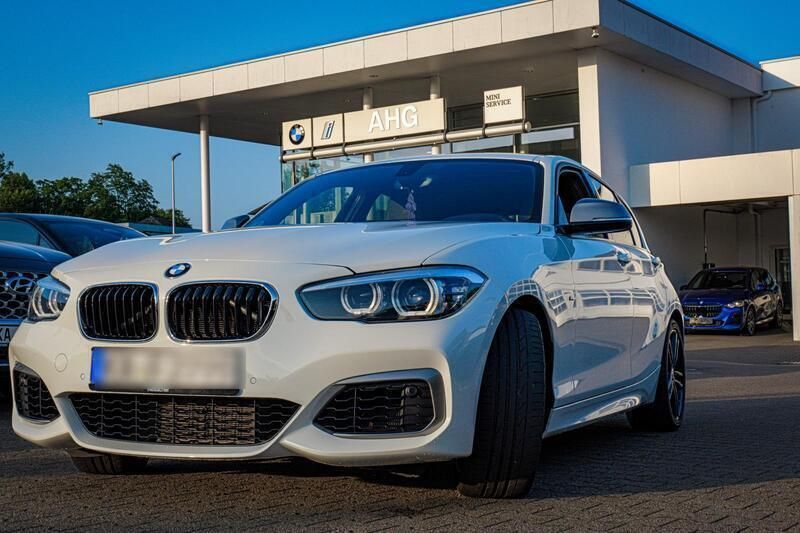 Weiß Gebraucht 2019 BMW M140 M Sport Limousine | 35.000 € (Fairer Preis) - Bild 1/4