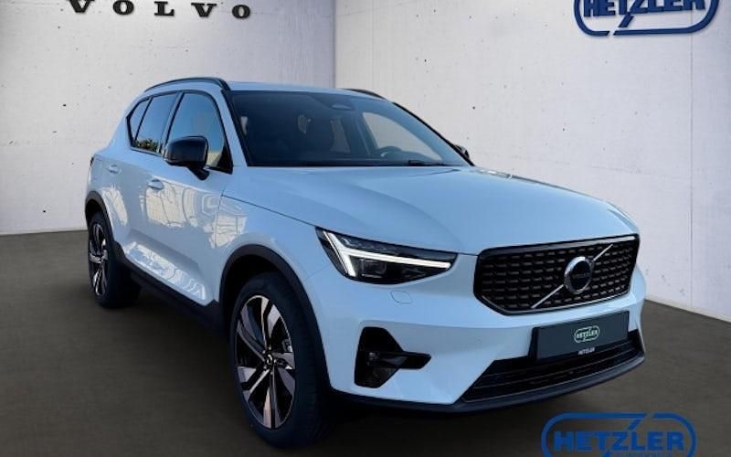 Neu Volvo XC40 Plus 163 PS (119 kW) 2025 Weiß SUV