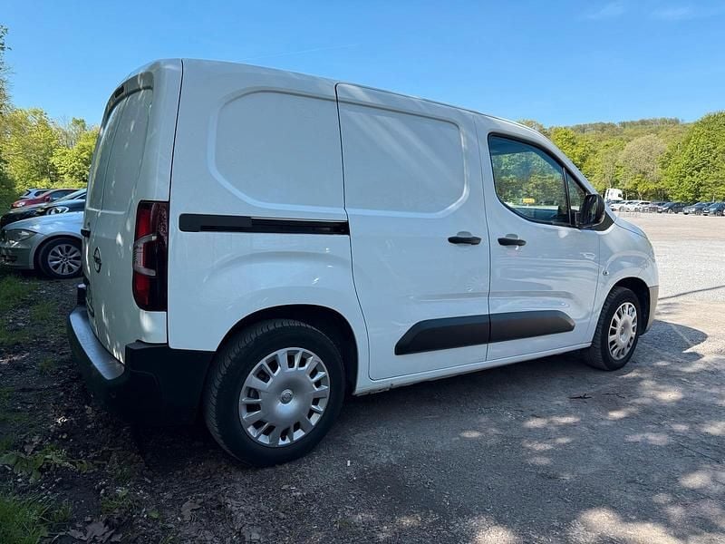 Gebraucht Opel Combo 102 PS (75 kW) 2022 Weiß Van / Kleinbus