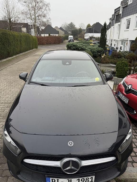 Schwarz Gebraucht 2020 Mercedes A220 Limousine | 25.200 € (Guter Preis) - Bild 1/4