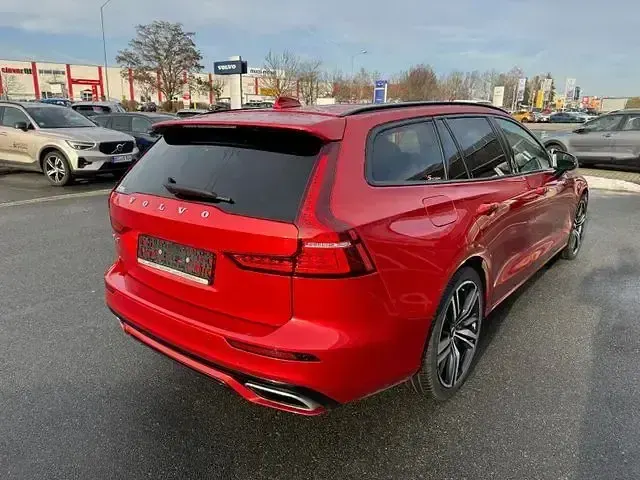 Gebraucht Volvo V60 R-Design 349 PS (256 kW) 2021 Rot Kombi