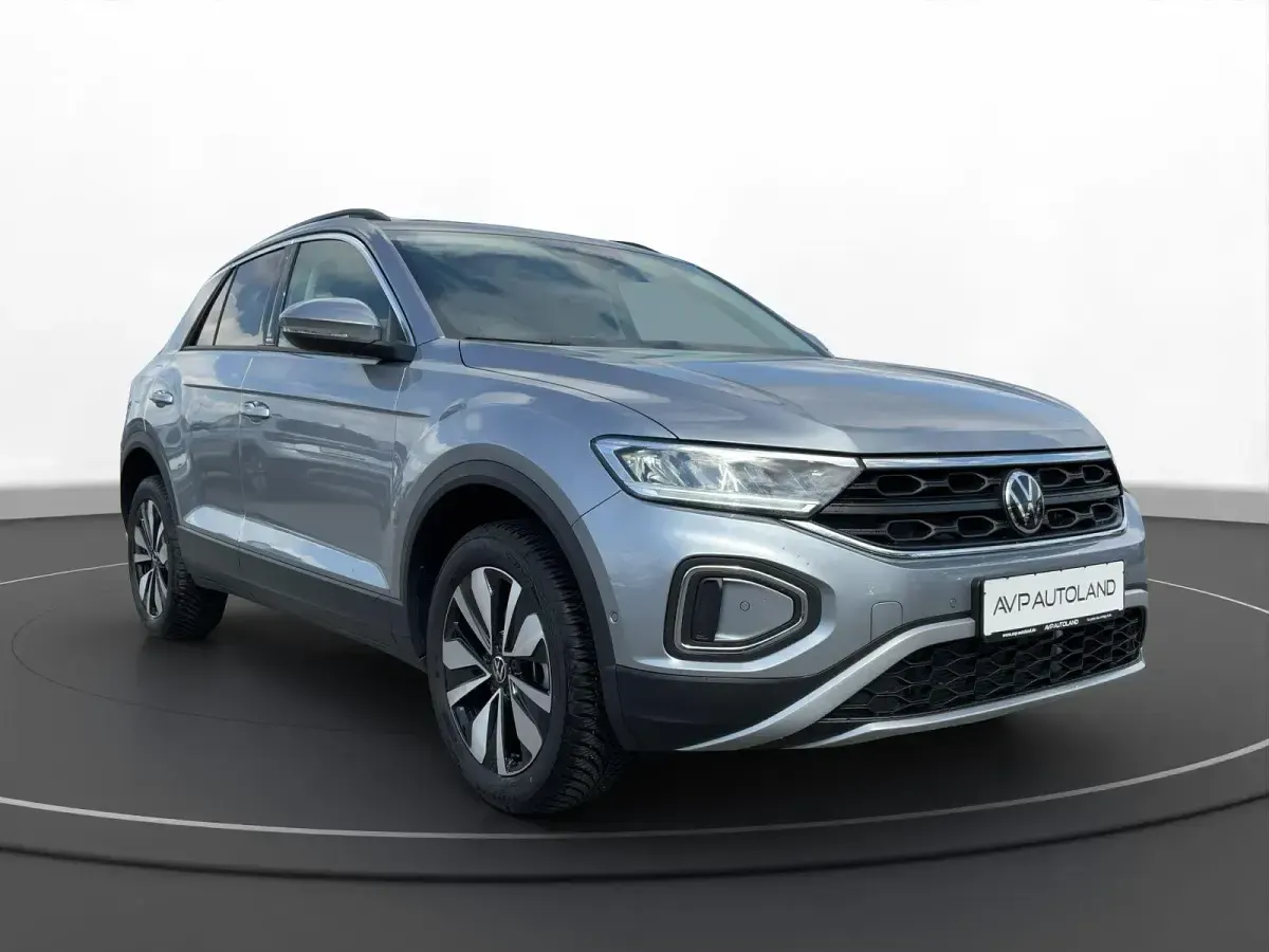 Gebraucht VW T-Roc Move 150 PS (110 kW) 2024 Silber SUV