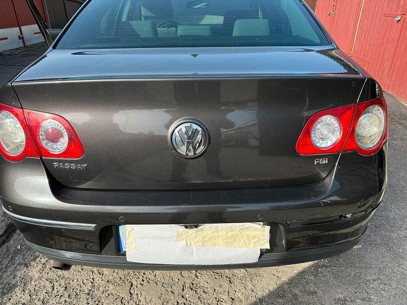 Gebraucht VW Passat Comfortline 116 PS (85 kW) 2006 Grau Limousine