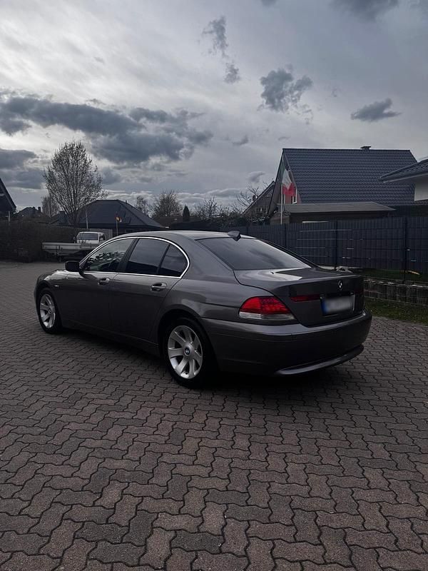 Gebraucht BMW 730 280 PS (205 kW) 2004 Silber Limousine