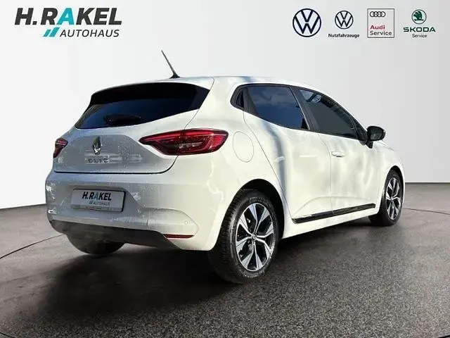 Gebraucht Renault Clio V Evolution 91 PS (66 kW) 2023 Weiß Limousine