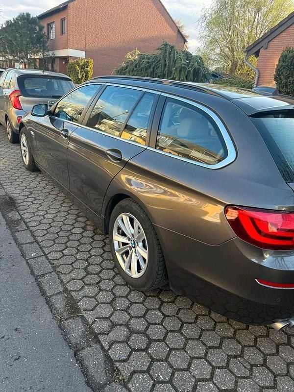 Gebraucht BMW 525 218 PS (160 kW) 2012 Braun Kombi