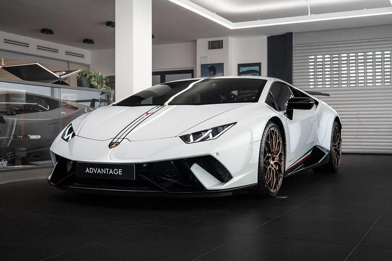 Weiß Gebraucht 2017 Lamborghini Huracán | 247.900 € (Guter Preis) - Bild 1/4