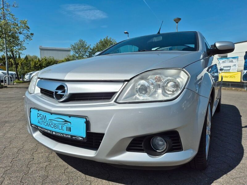 Silber Gebraucht 2009 Opel Tigra Edition Cabrio | 3.999 € (Etwas zu teuer) - Bild 1/4
