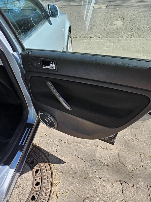 Gebraucht VW Passat 150 PS (110 kW) 2003 Silber Limousine