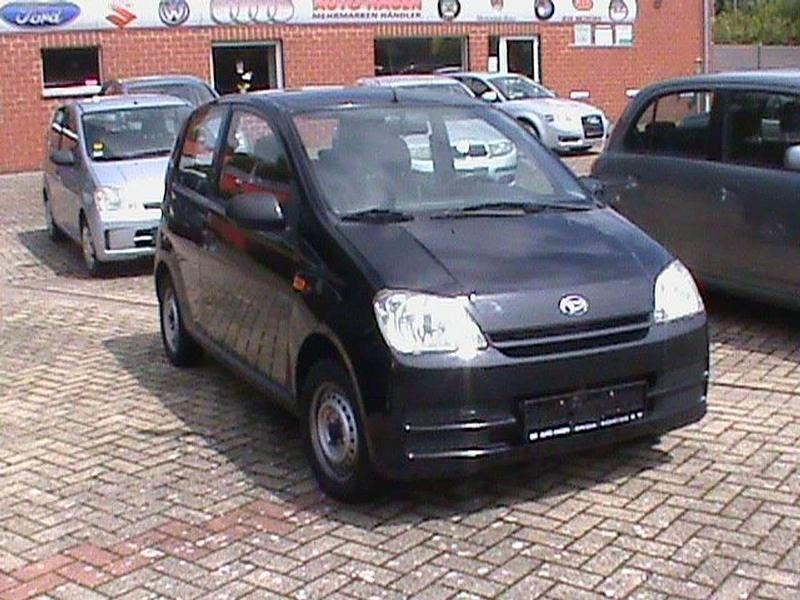 Schwarz Gebraucht 2006 Daihatsu Cuore Plus Kleinwagen | 3.890 € (Teuer) - Bild 1/4