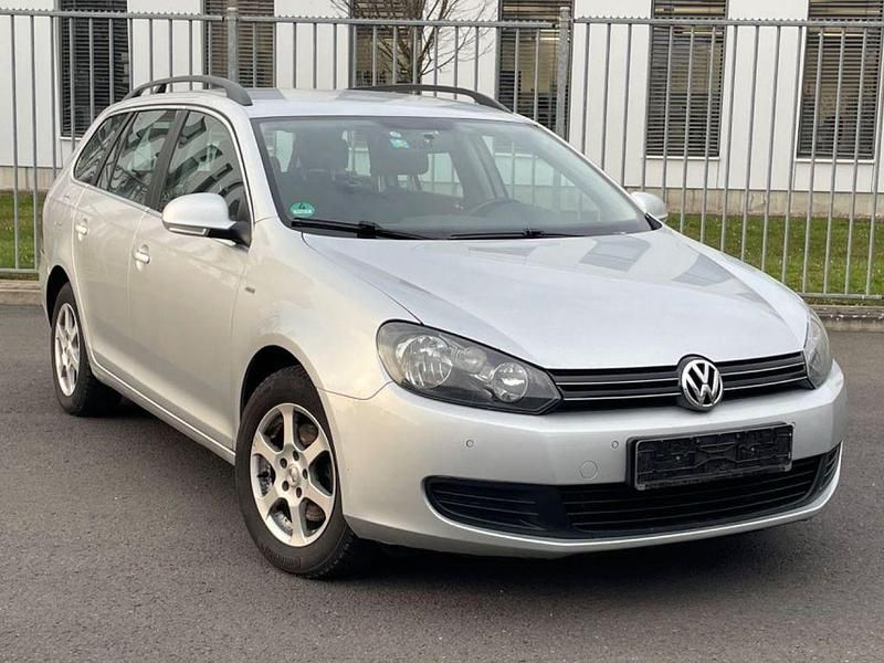 Silber Gebraucht 2011 VW Golf VI Comfortline Kombi | 2.700 € (Fairer Preis) - Bild 1/4