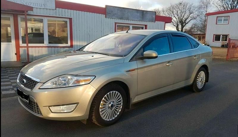 Gebraucht Ford Mondeo Titanium 140 PS (102 kW) 2009 Gold Limousine