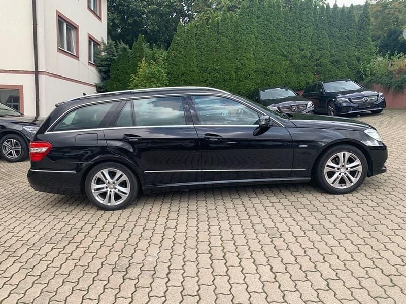 Gebraucht Mercedes E200 136 PS (100 kW) 2012 Schwarz Kombi