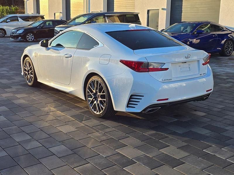 Gebraucht Lexus RC350 Sport Line 318 PS (233 kW) 2014 Weiß Coupé