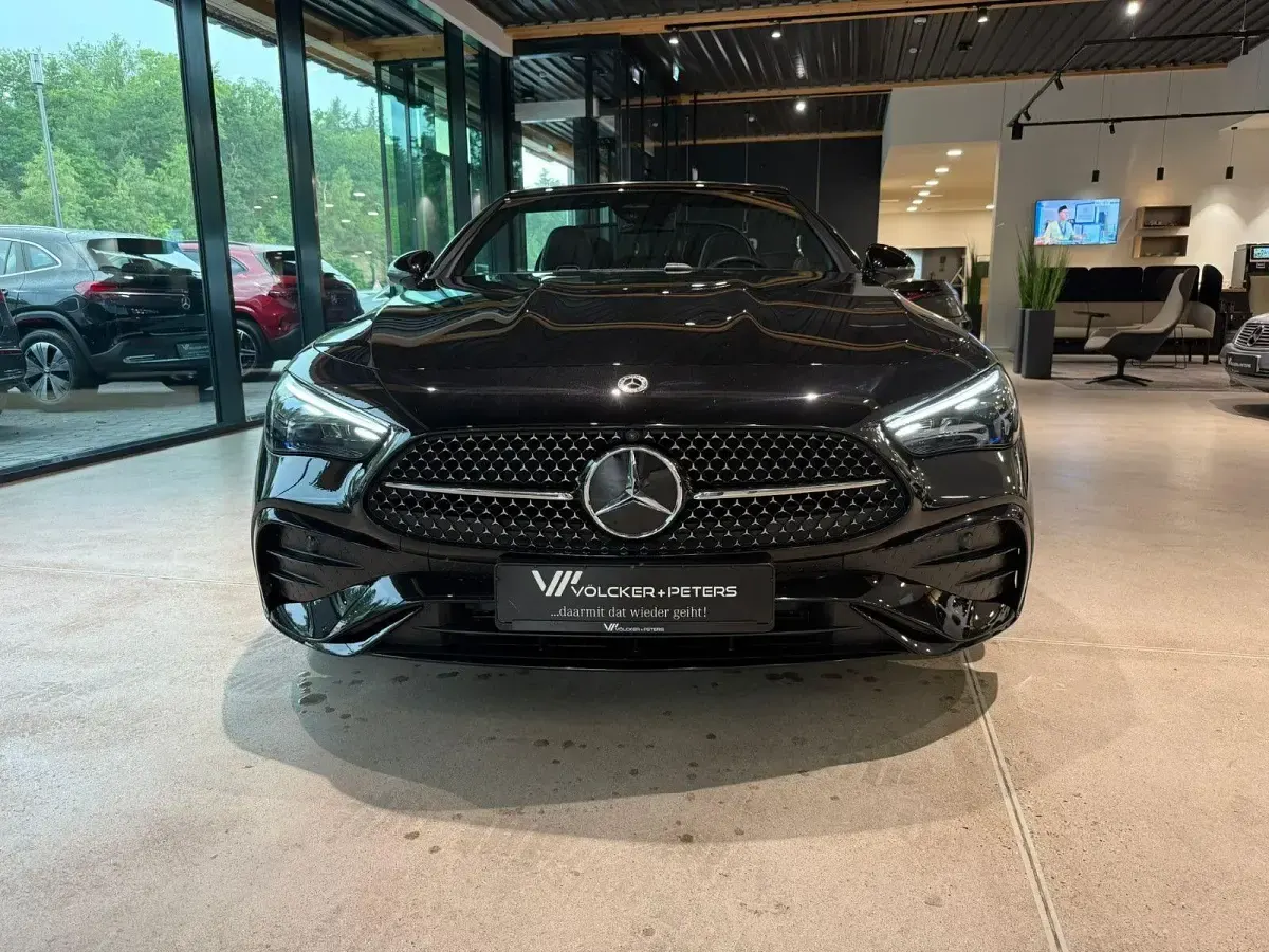 Gebraucht Mercedes CLE220 AMG 197 PS (144 kW) 2025 Schwarz Cabrio