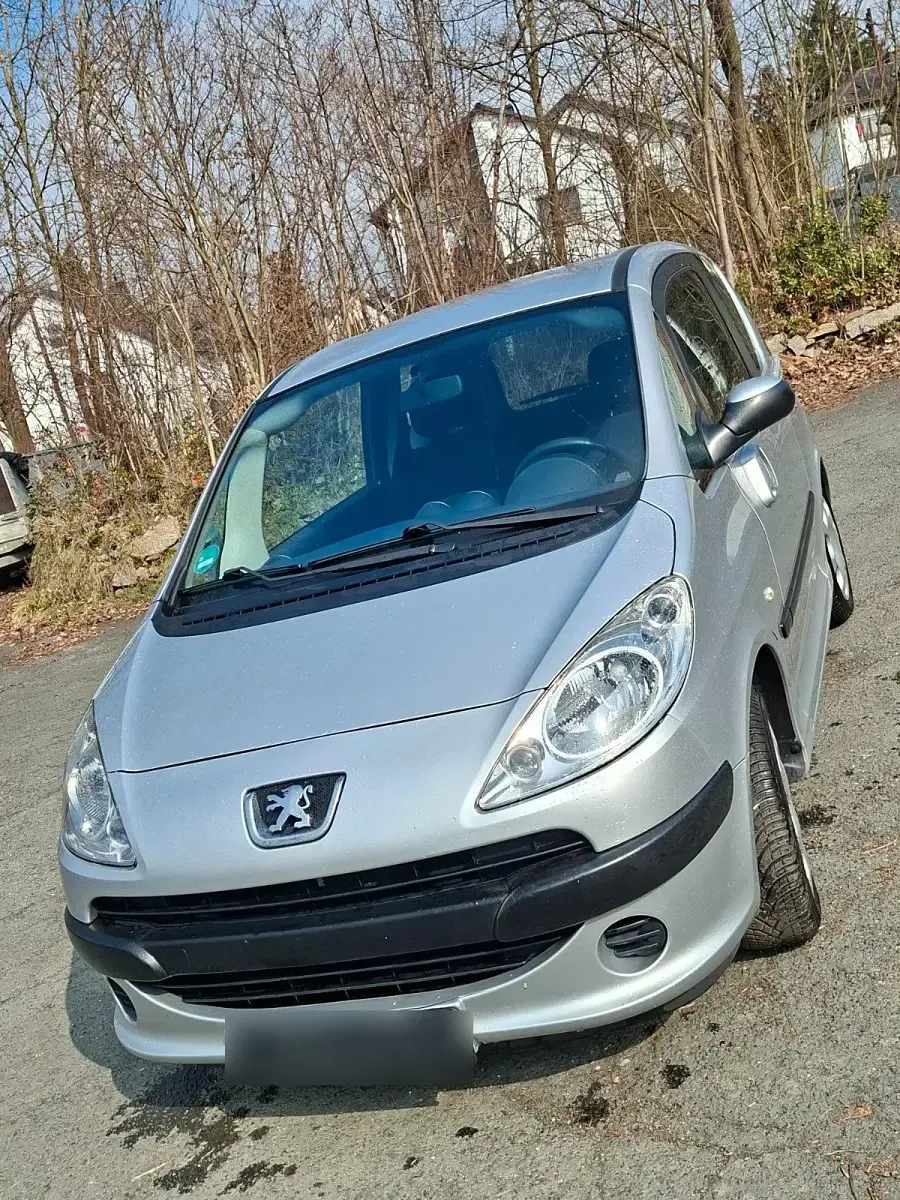 Gebraucht Peugeot 1007 80 PS (58 kW) 2006 Silber Van / Kleinbus