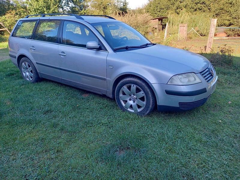 Gebraucht 2002 VW Passat Kombi | 750 € (Superpreis) - Bild 1/4