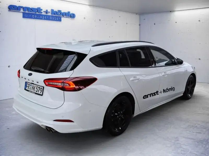 Gebraucht Ford Focus ST-Line X 155 PS (114 kW) 2023 Weiß Limousine