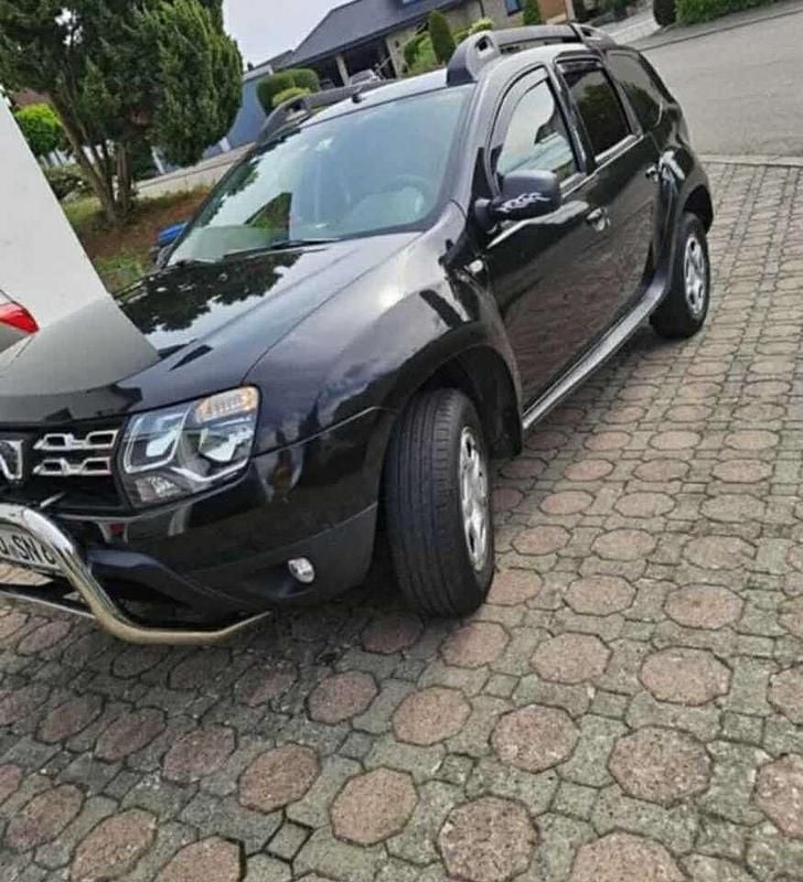 Gebraucht Dacia Duster Lauréate 114 PS (83 kW) 2017 Schwarz SUV