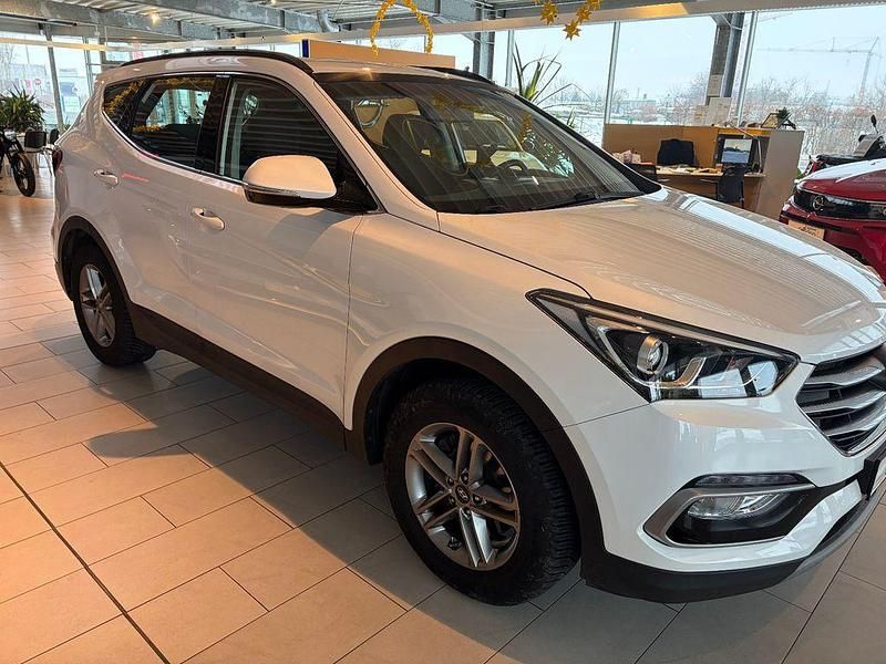 Gebraucht Hyundai Santa Fe 150 PS (110 kW) 2018 Weiß SUV
