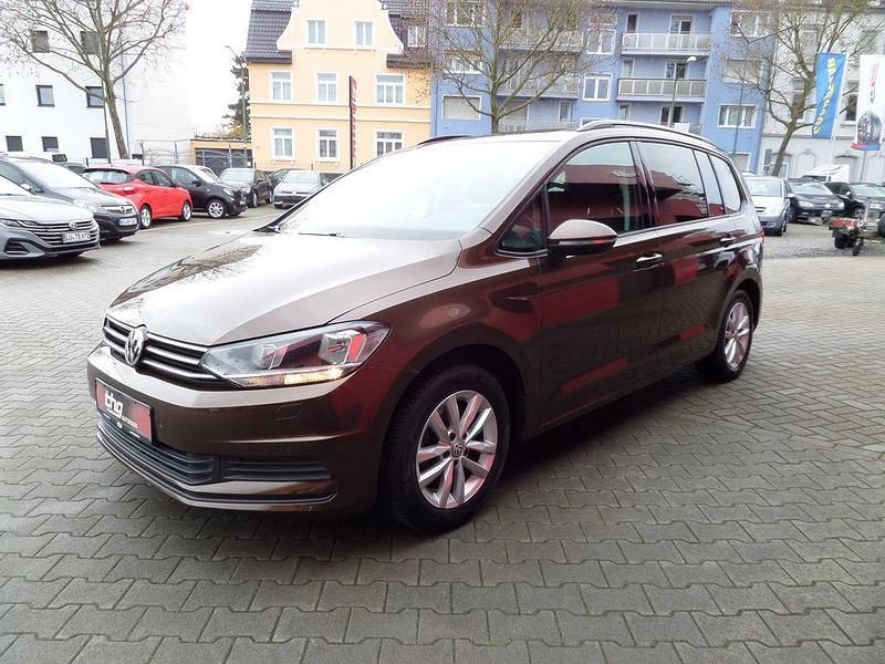 Gebraucht VW Touran 150 PS (110 kW) 2016 Braun Van / Kleinbus