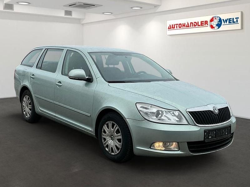 Gebraucht Skoda Octavia Ambiente 102 PS (75 kW) 2009 Grün Kombi