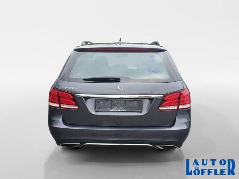 Gebraucht Mercedes E200 Avantgarde 184 PS (135 kW) 2015 Grau (metallic) Kombi