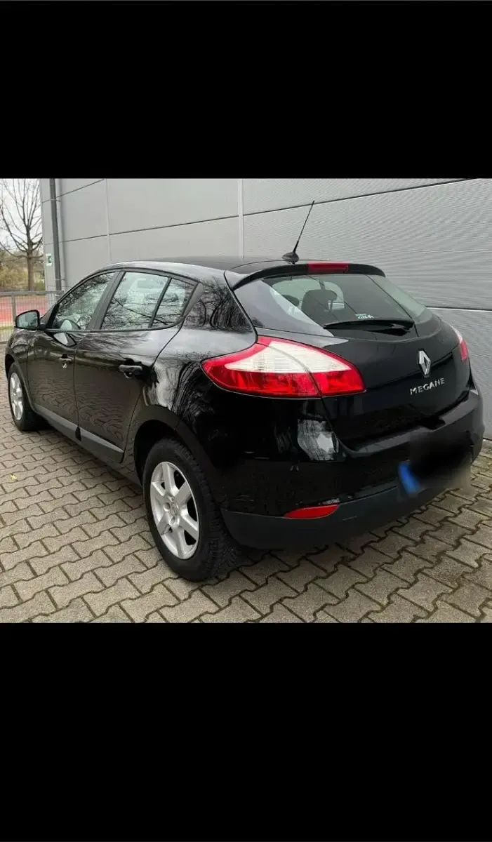 Gebraucht Renault Mégane 101 PS (74 kW) 2011 Schwarz Limousine