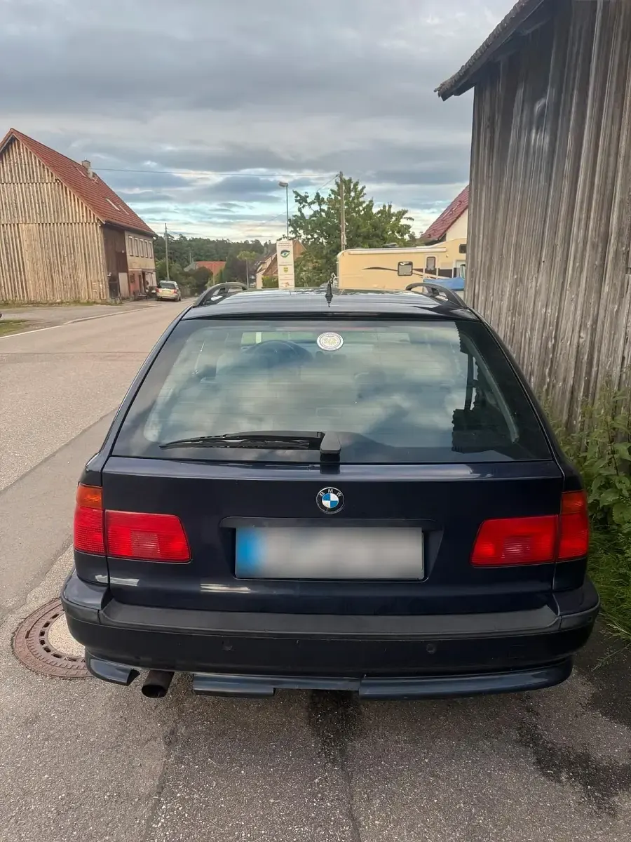 Gebraucht BMW 523 Basis 170 PS (125 kW) 2000 Blau Kombi