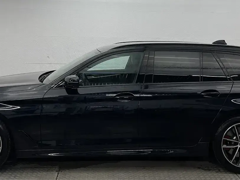 Gebraucht BMW 530 Sport Line 245 PS (180 kW) 2023 Carbonschwarz Kombi