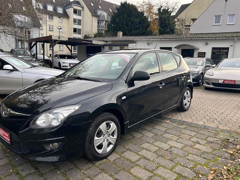 Gebraucht Hyundai i30 Edition+ 109 PS (80 kW) 2010 Schwarz Limousine