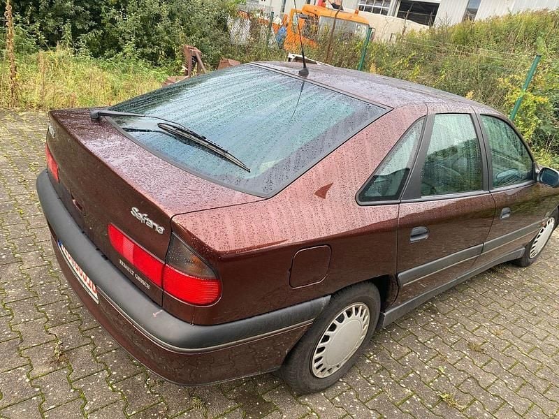 Gebraucht 2000 Renault Safrane Kleinwagen | 4.900 € - Bild 1/4