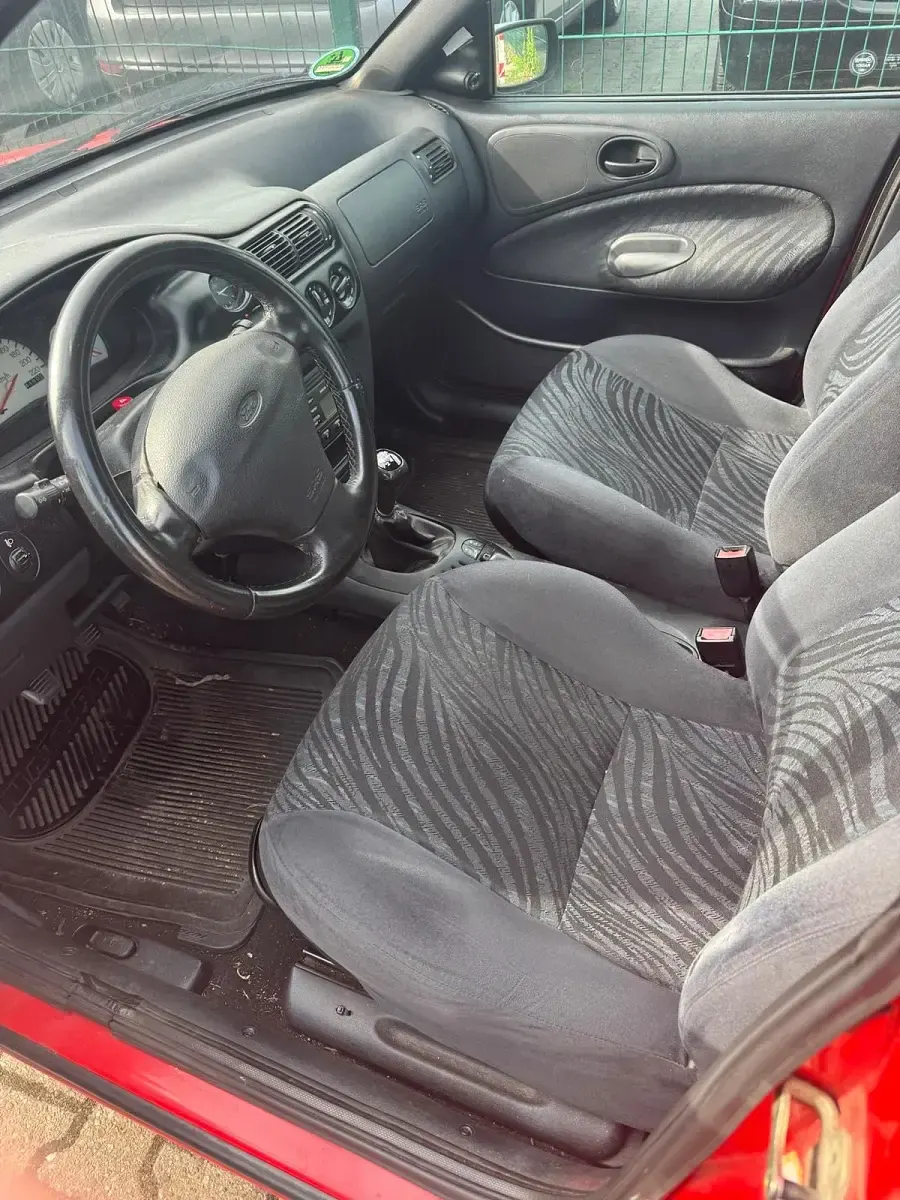 Gebraucht Ford Escort 116 PS (85 kW) 1996 Rot Limousine