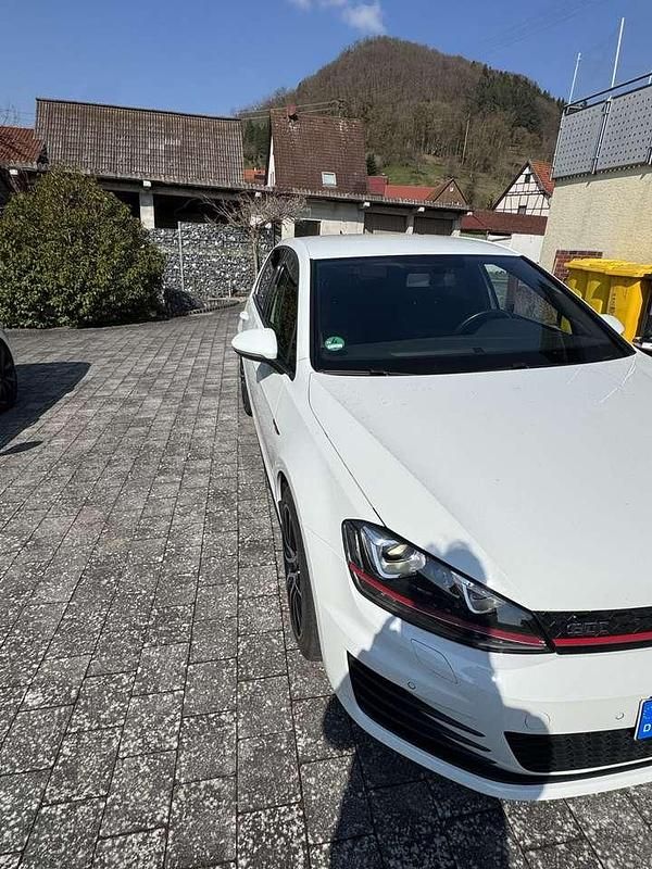 Gebraucht VW Golf VII GTI 220 PS (161 kW) 2016 Limousine