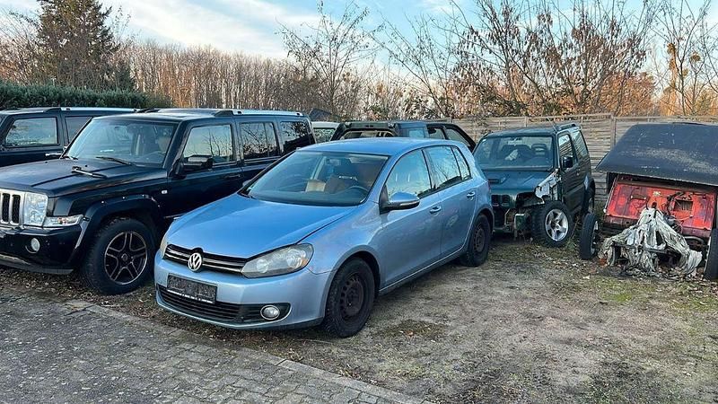 Gebraucht VW Golf VI Trendline 105 PS (77 kW) 2011 Blau Kleinwagen